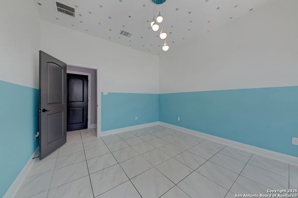 Empty room, Interior, Pendant Lights