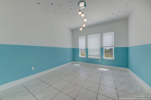 Empty room, Interior, Pendant Lights