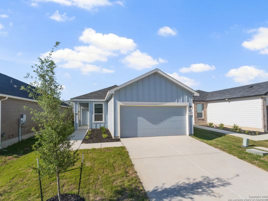 Attached, Exterior, Facade, Ranch