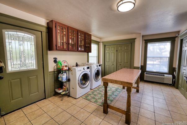 Interior, Washer