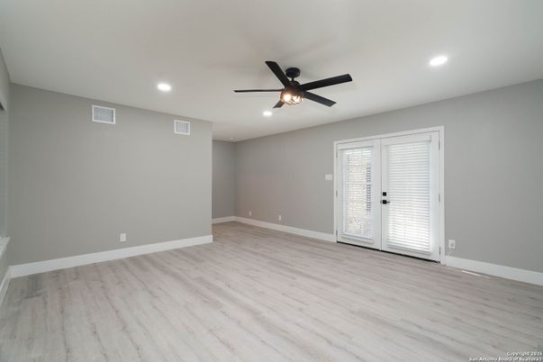 Empty room, Interior, Recessed Lighting, Wood Texture Flooring