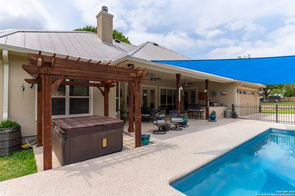 Exterior, Hot Tub, Pool