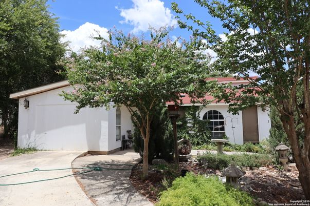 Detached Garage, Exterior