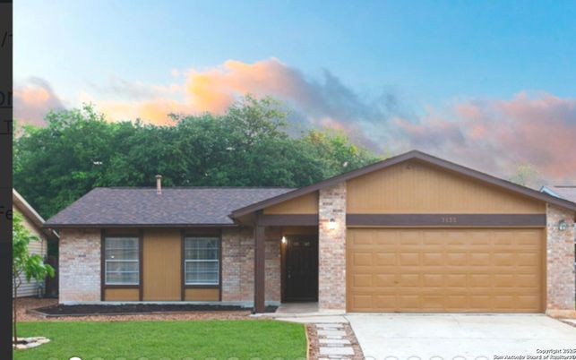 Attached, Exterior, Facade, Brick Facade, Ranch