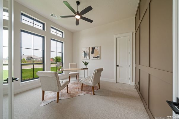 Home Office, Interior