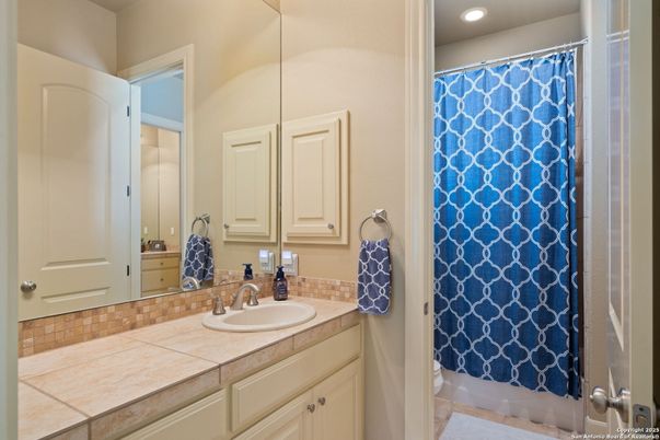 Bathroom, Interior, Recessed Lighting, Tile Countertops