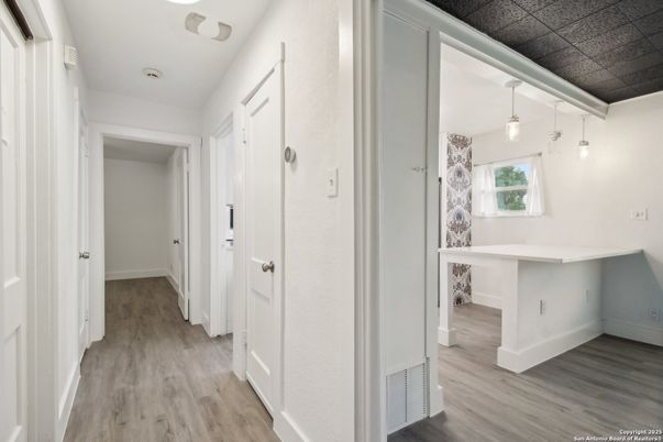 Interior, Pendant Lights, Wood Texture Flooring