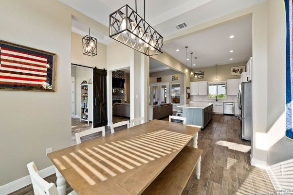 Dining room, Interior, Kitchen, Pendant Lights, Recessed Lighting, Wood Texture Flooring