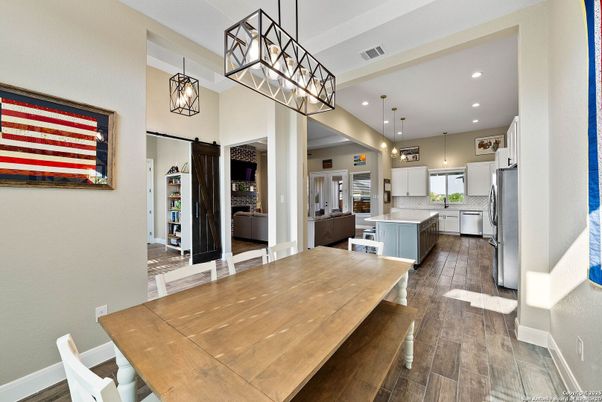 Dining room, Interior, Kitchen, Pendant Lights, Recessed Lighting, Wood Texture Flooring