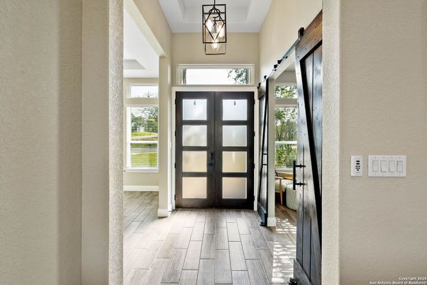 Interior, Pendant Lights, Wood Texture Flooring