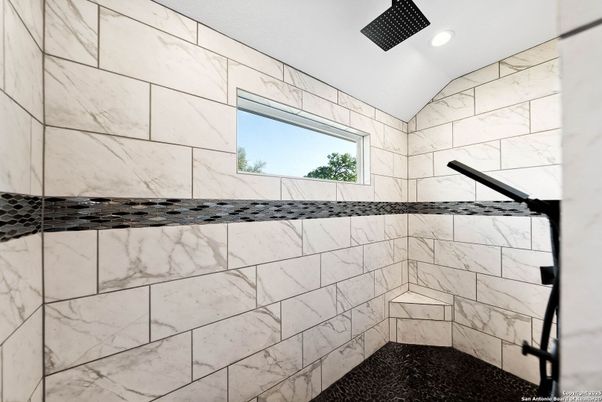 Bathroom, Interior, Marble Walls, Recessed Lighting