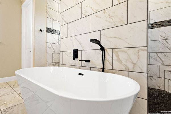 Bathroom, Free Standing Baths, Interior, Marble, Marble Walls