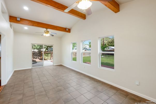 Empty room, Interior, Recessed Lighting, Wooden Beams