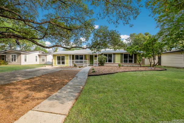 Backyard, Exterior, Facade, Ranch