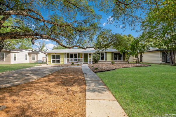Backyard, Exterior, Facade, Ranch
