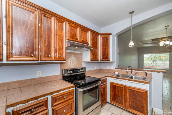 Interior, Kitchen, Pendant Lights, Tile Countertops