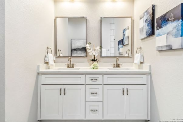 Bathroom, Dual Sink Vanities, Interior