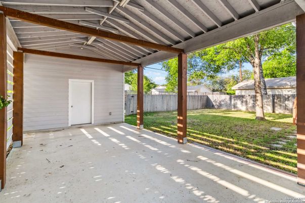 Backyard, Exterior