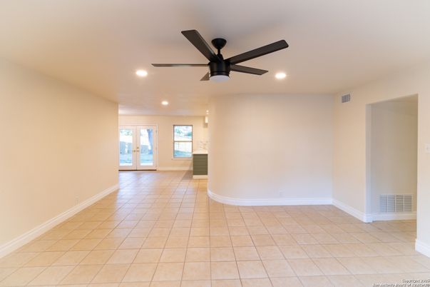 Empty room, Interior, Recessed Lighting