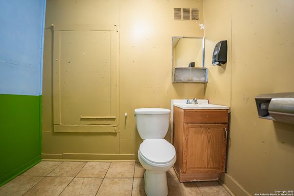 Bathroom, Interior