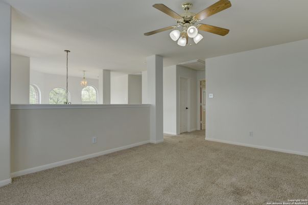 Empty room, Interior, Pendant Lights