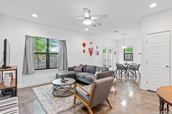 Dining room, Interior, Living room, Pendant Lights, Recessed Lighting