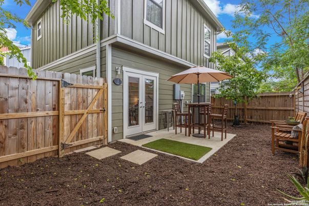 Backyard, Exterior
