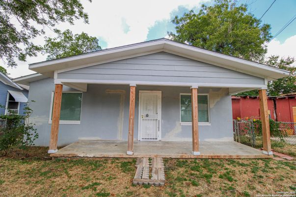 Exterior, Facade, None