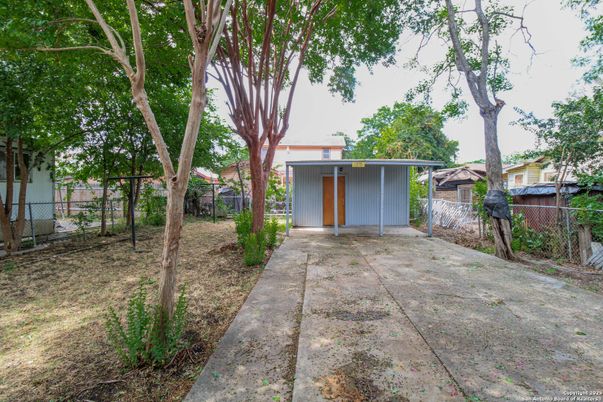 Backyard, Exterior