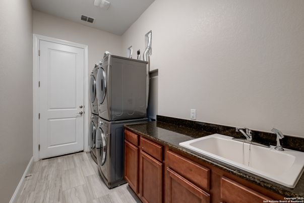 Interior, Washer, Wood Texture Flooring
