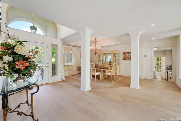Chandelier, Dining room, Interior, Recessed Lighting, Wood Texture Flooring
