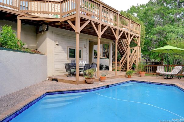 Exterior, Pool