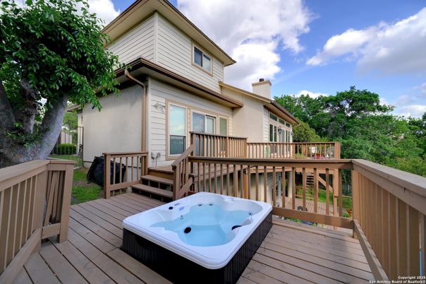 Exterior, Hot Tub
