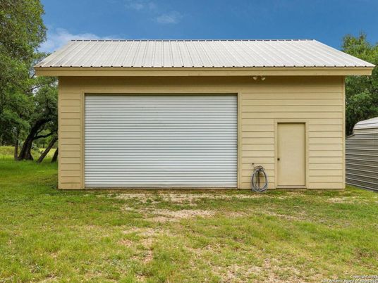 Detached Garage, Exterior