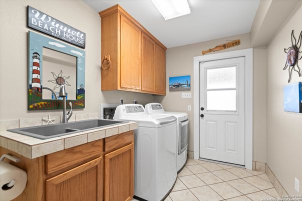 Interior, Washer