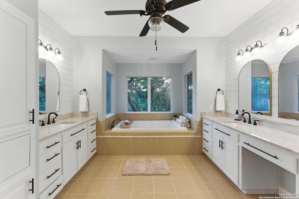 Bathroom, Dual Sink Vanities, Interior