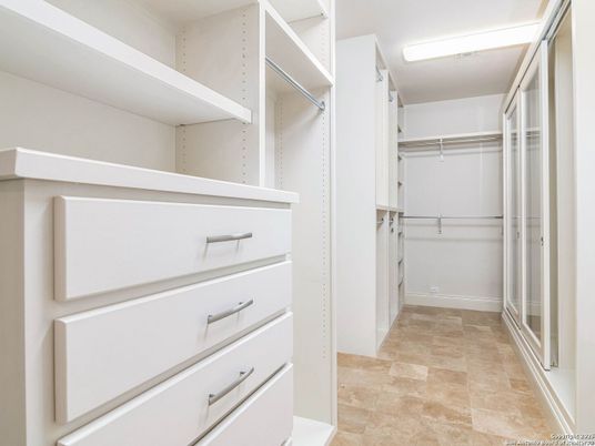 Interior, Walk-in Closets
