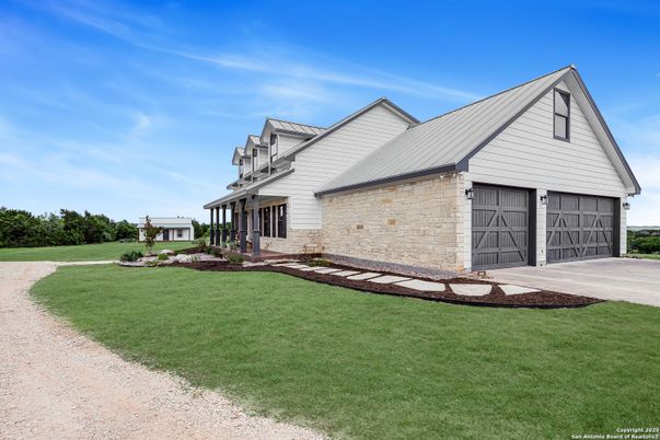 Attached, Exterior, Facade, Farmhouse