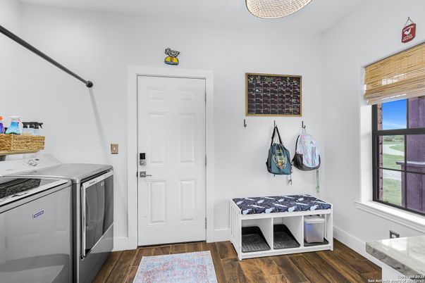 Interior, Washer, Wood Texture Flooring