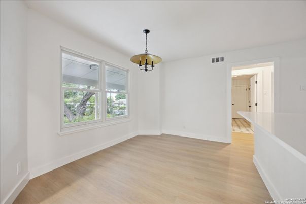Empty room, Interior, Pendant Lights, Wood Texture Flooring