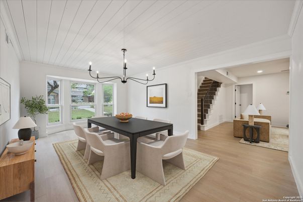 Chandelier, Dining room, Interior, Recessed Lighting, Wood Texture Flooring