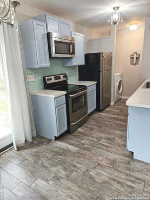 Interior, Kitchen, Washer, Wood Texture Flooring
