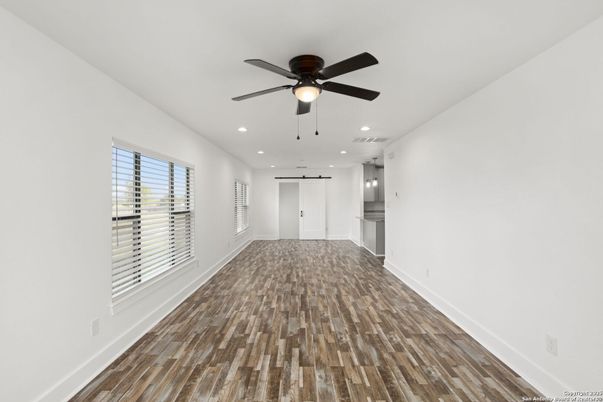 Empty room, Interior, Recessed Lighting, Wood Texture Flooring