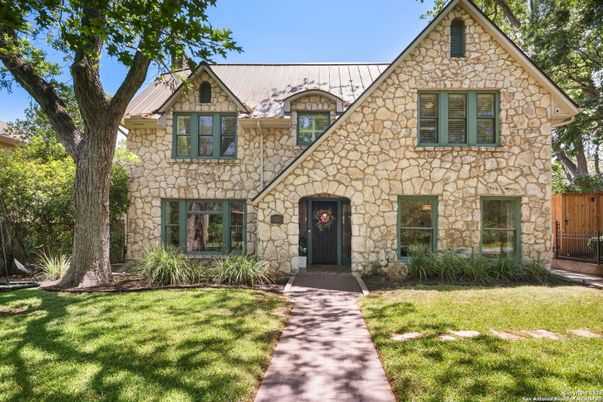 Exterior, Facade, Tudor Revival
