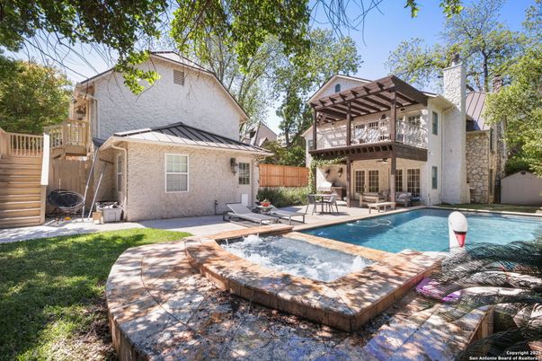 Exterior, Pool