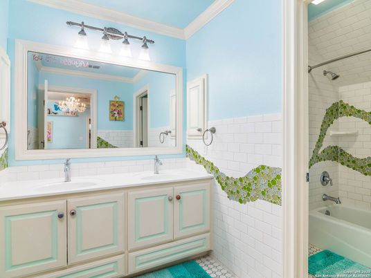 Bathroom, Dual Sink Vanities, Interior