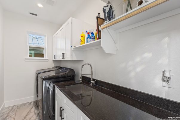 Interior, Marble, Recessed Lighting, Washer