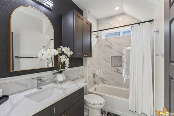 Bathroom, Interior, Marble Walls, Recessed Lighting