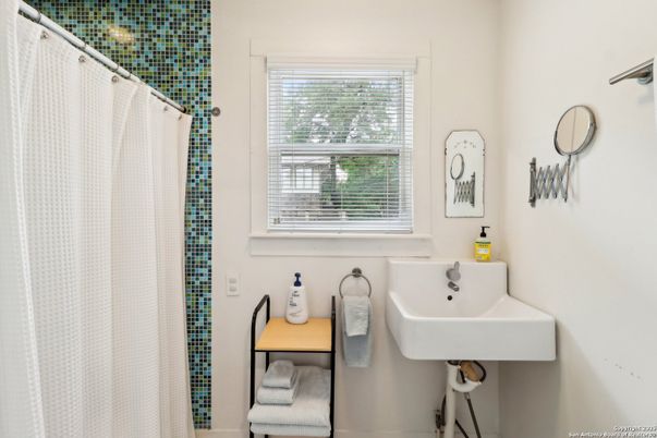 Bathroom, Interior