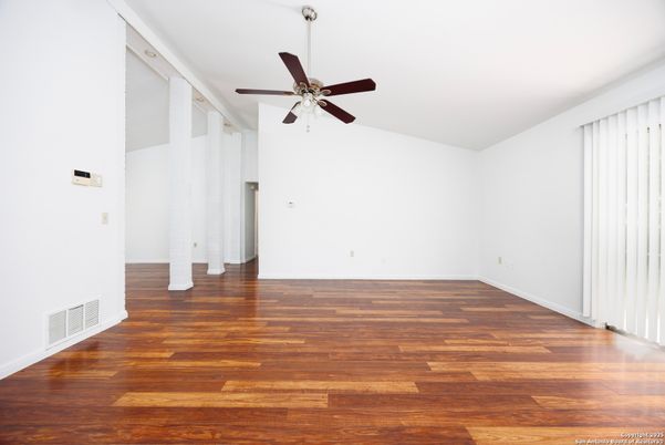 DE Listing image placeholder